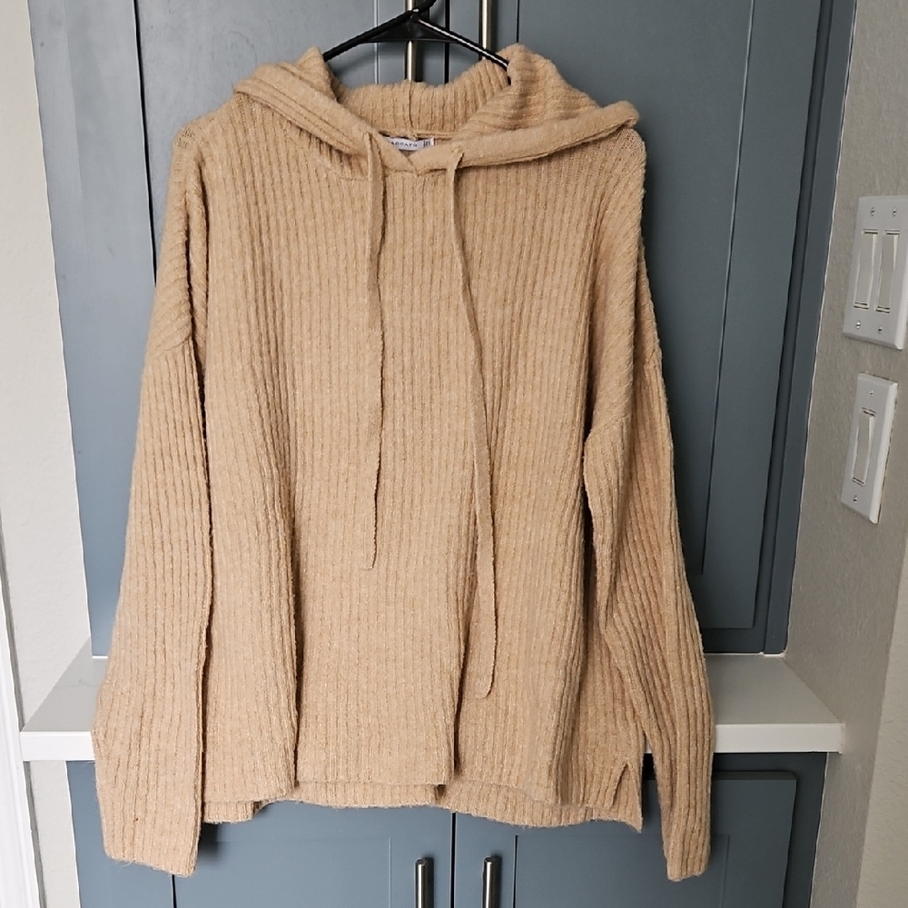 Cozy Tan Hooded Sweater by Straccato